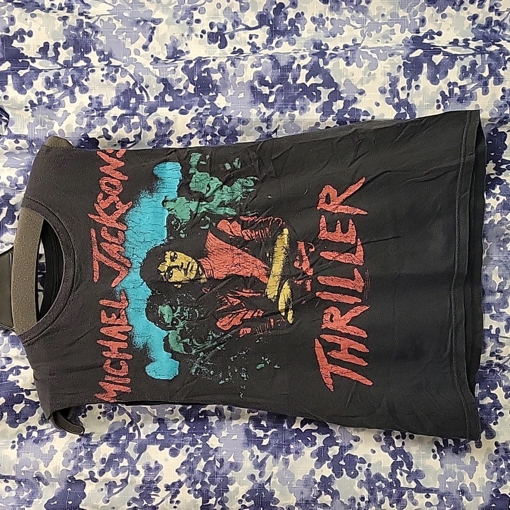 Good Condition Michael Jackson Thriller Shirt with Custom Cuts 🌈